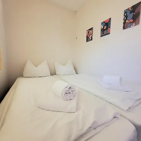 21068 Apartment